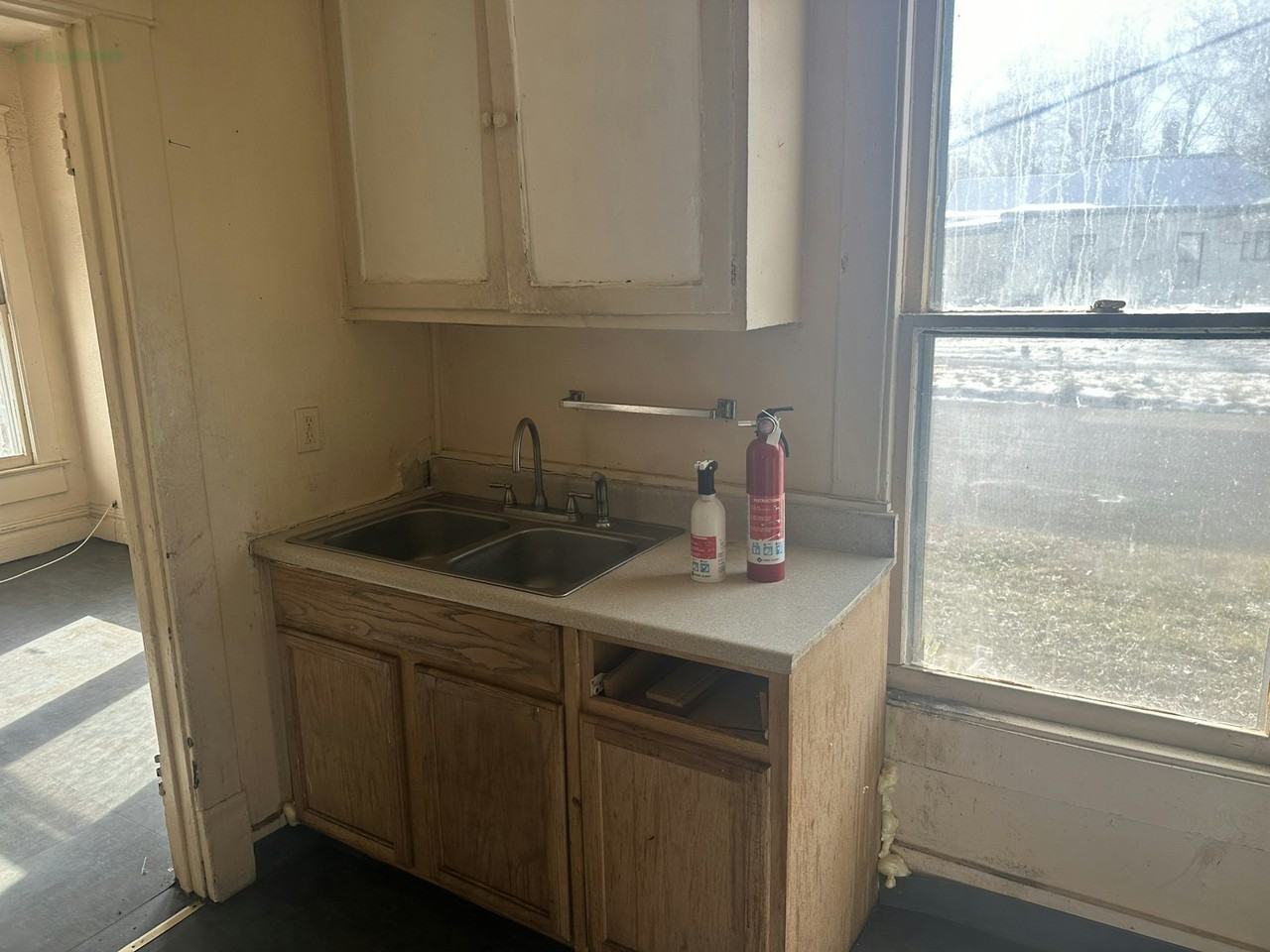 301 North Charlton Street - Photo 4 of 7