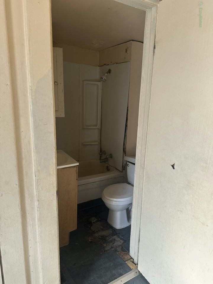 301 North Charlton Street - Photo 6 of 7