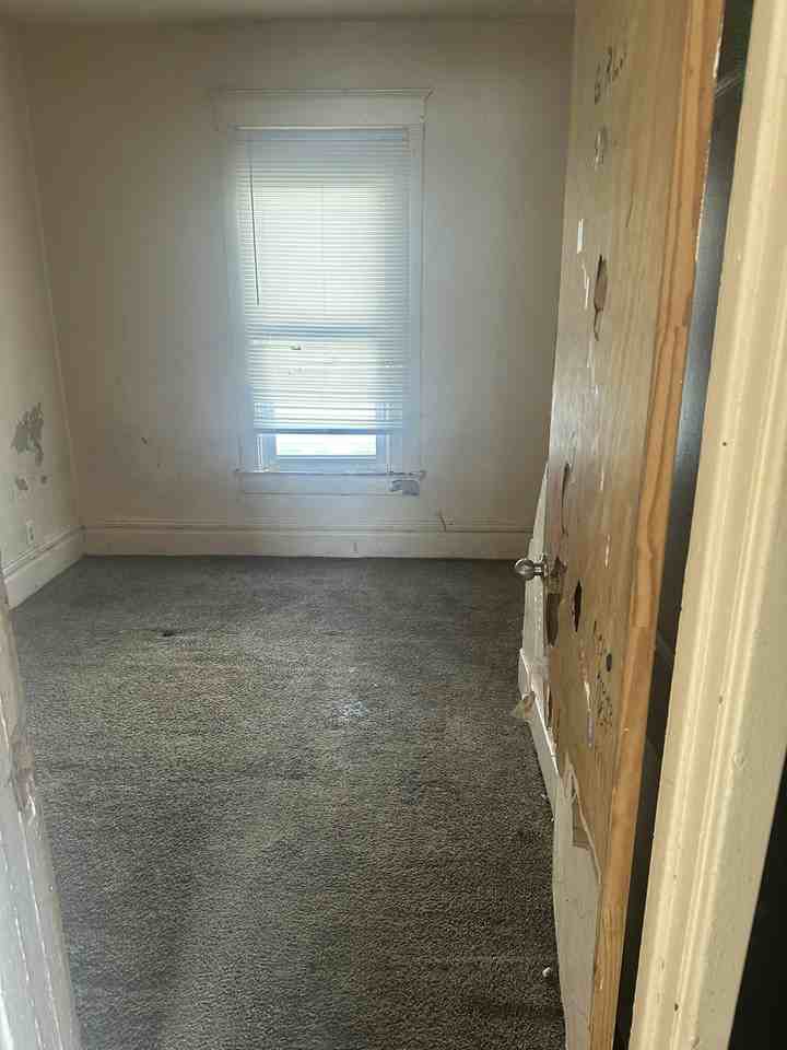 301 North Charlton Street - Photo 7 of 7