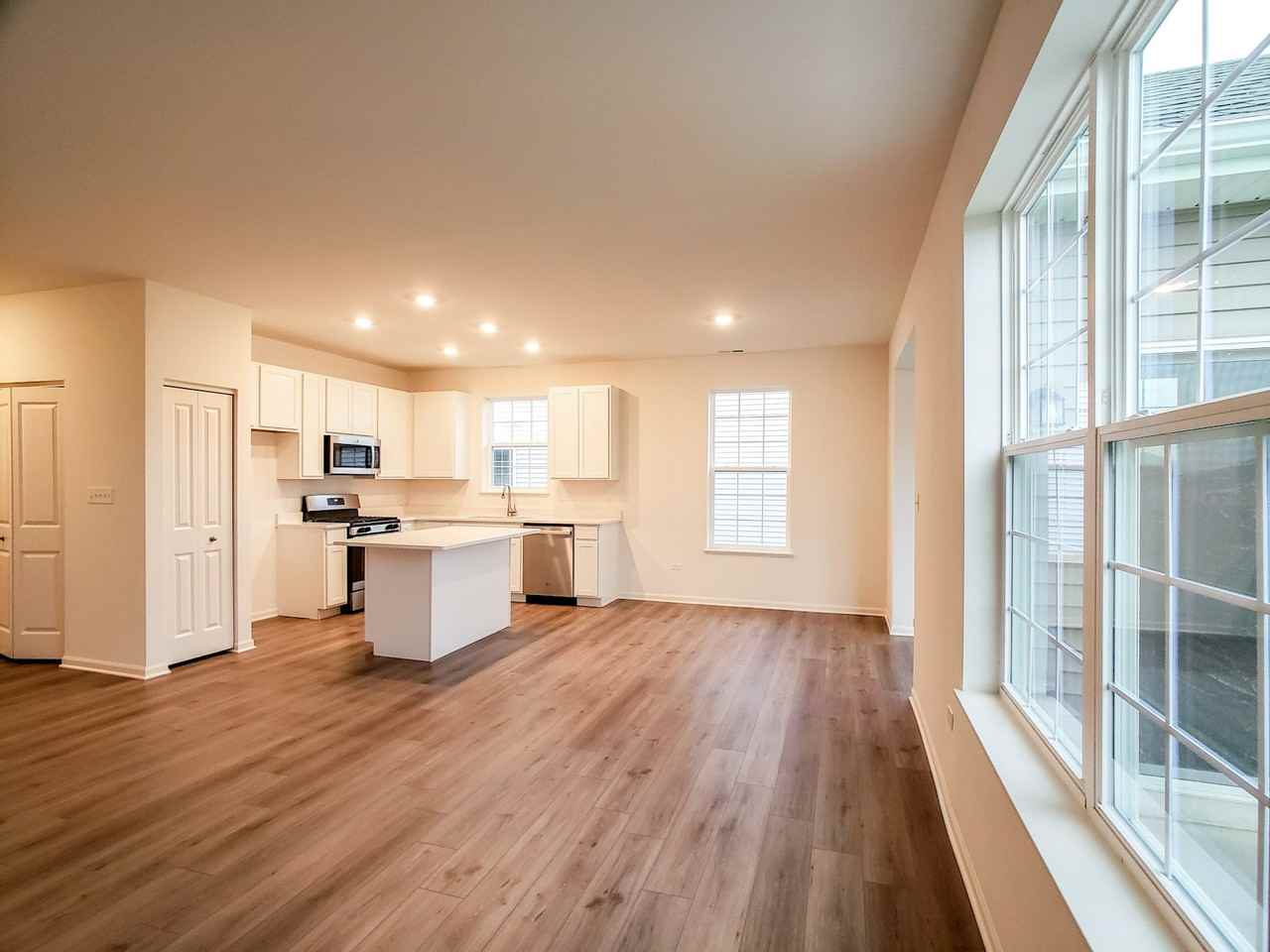 14347 Clover Avenue - Photo 3 of 15