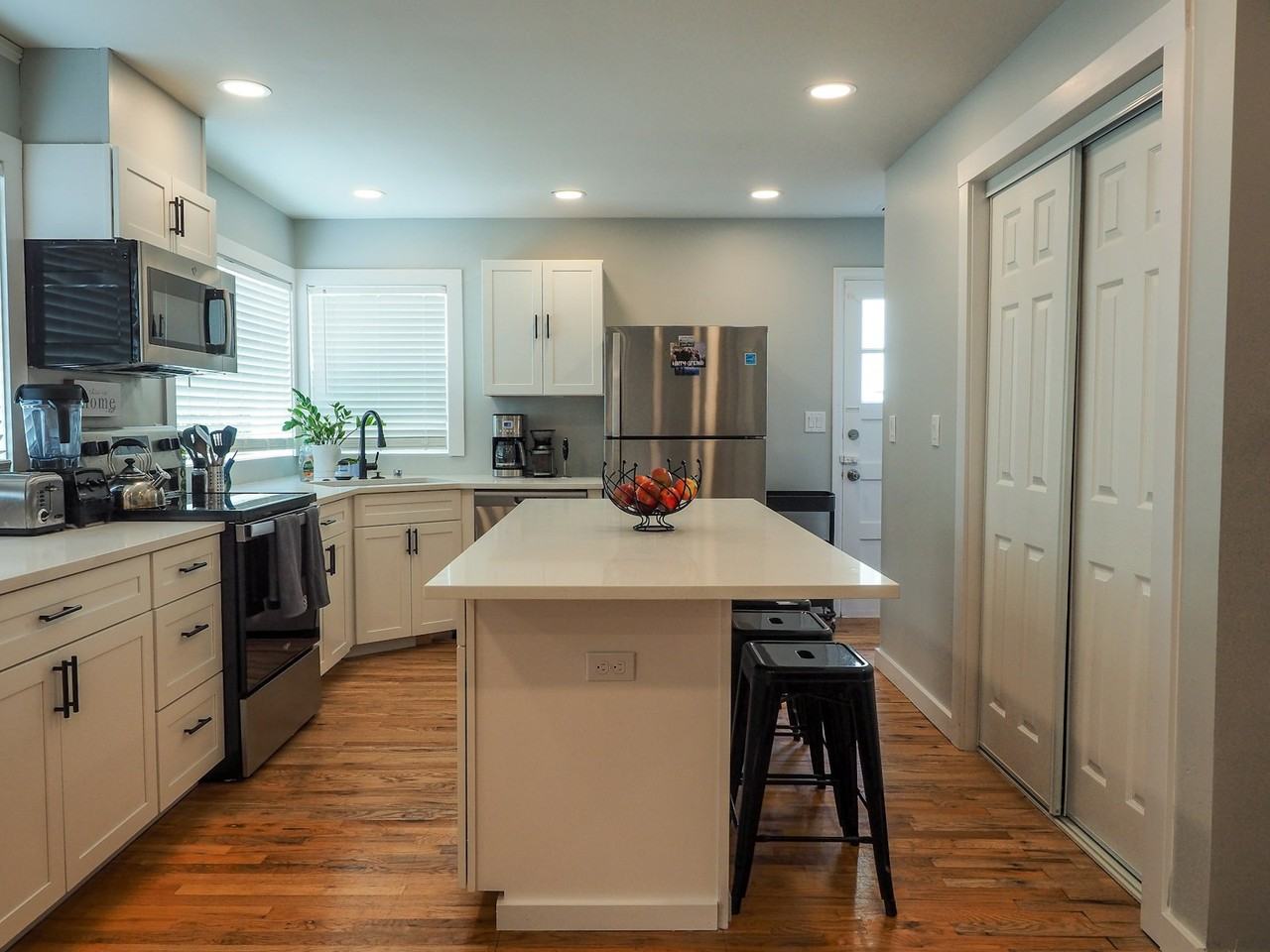 2715 Northeast Weidler Street, Unit 2715 - Photo 2 of 12