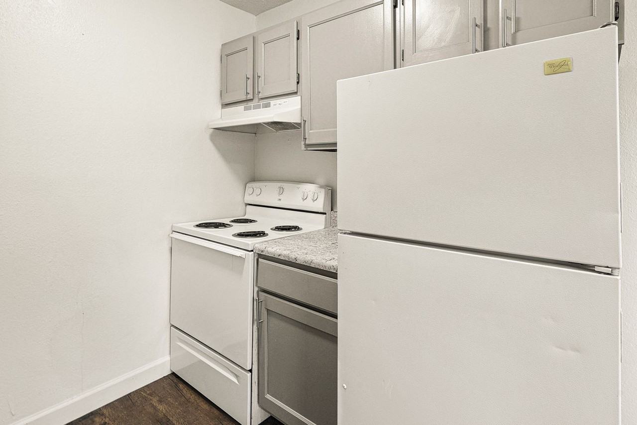 Metro Apartments At Collinsville - Photo 5 of 43