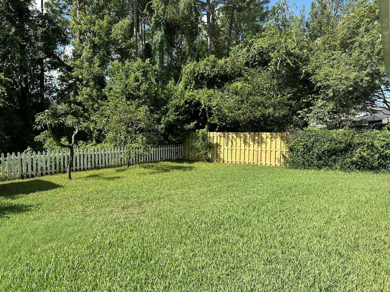 12552 Ash Harbor Dr - Photo 3 of 17