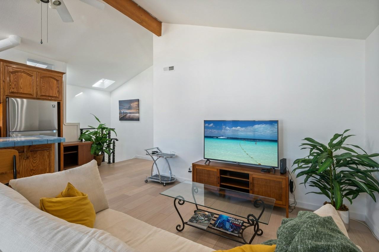 208 Marine Avenue - Photo 7 of 28
