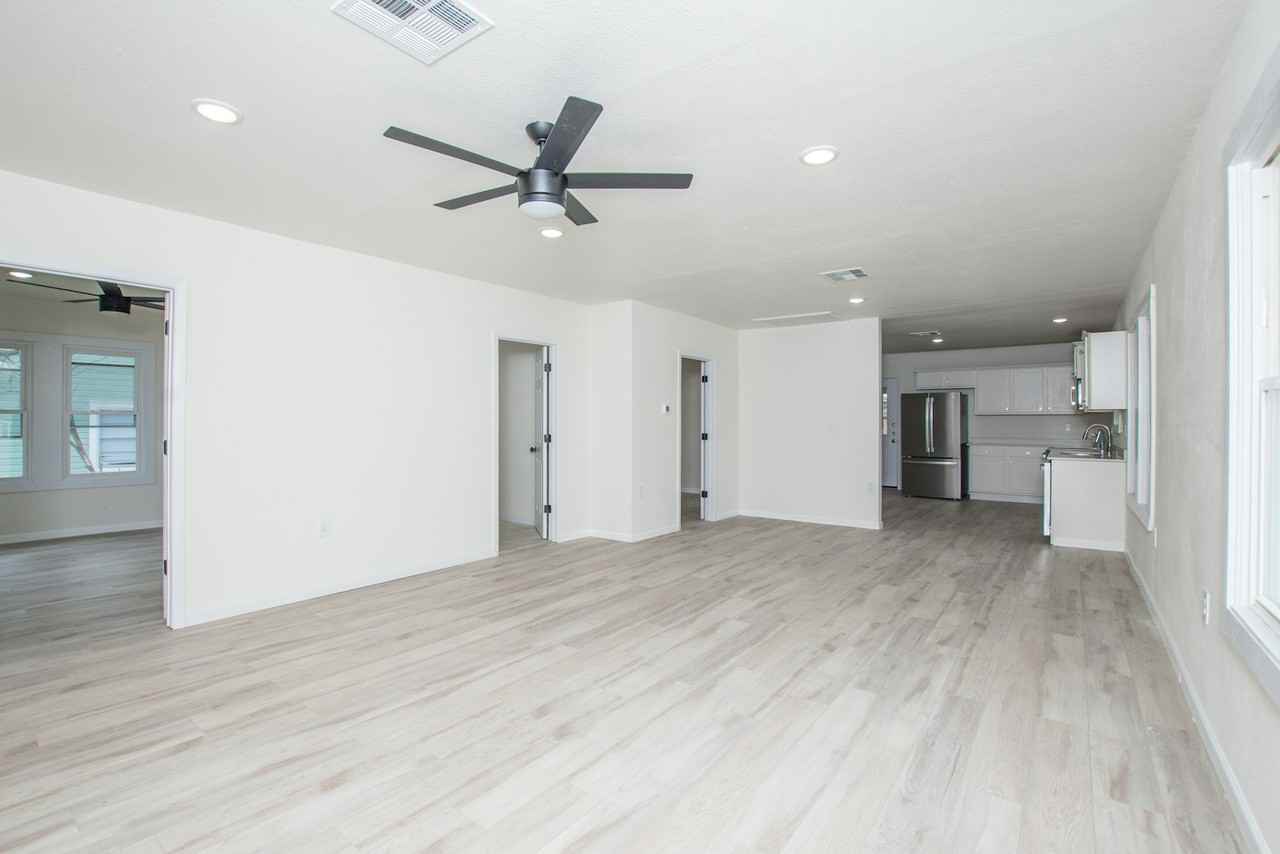 135 East 13th Avenue - Photo 3 of 22