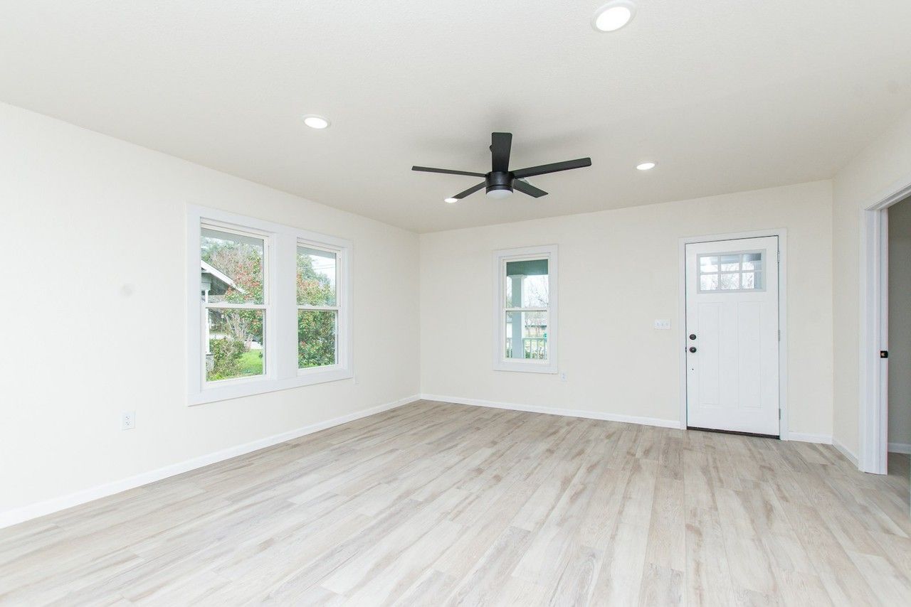 135 East 13th Avenue - Photo 7 of 22