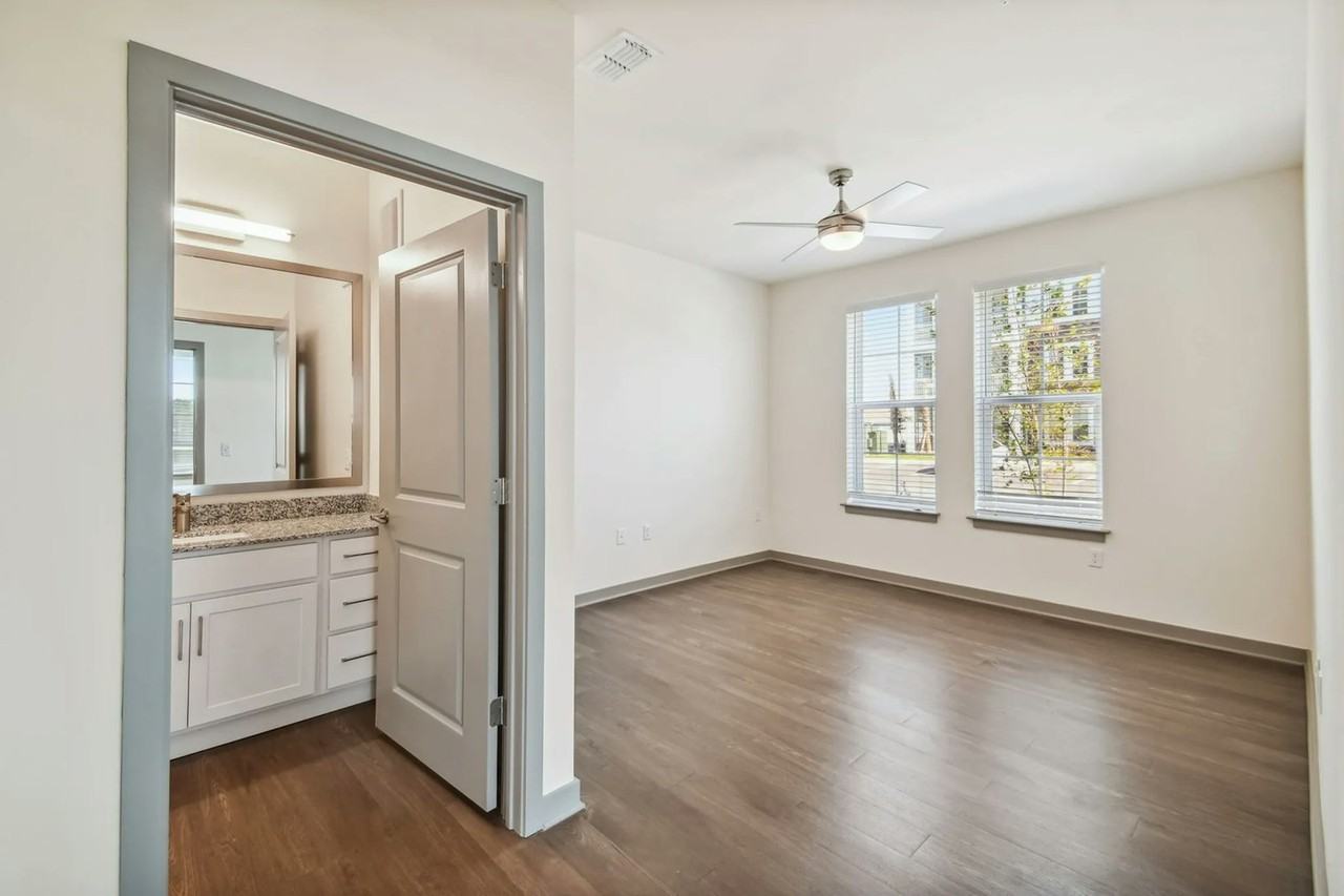 3060 Landings Circle, Unit 1 - Photo 6 of 8