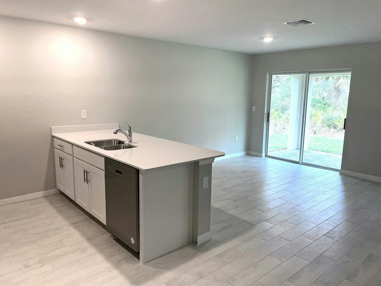 3020 North Lakewood Road - Photo 4 of 18