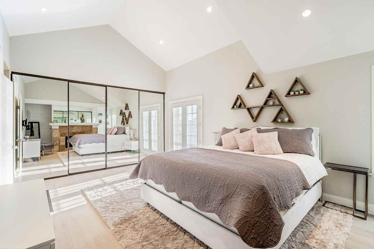 815 West 15th Street, Unit 5D - Photo 5 of 20