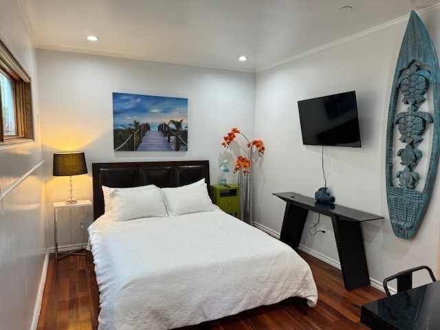 205 21st Pl - Photo 3 of 12