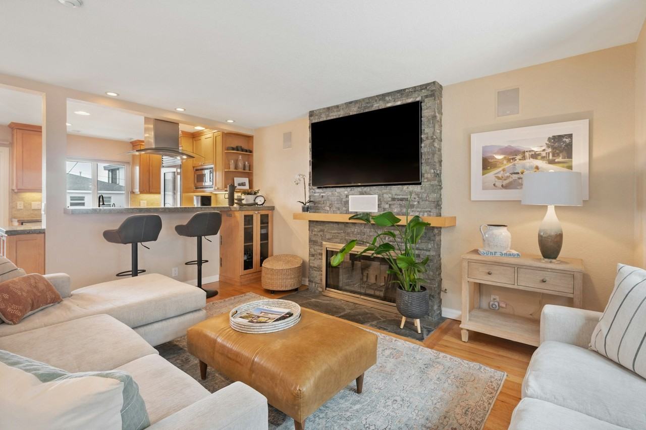 427 Manhattan Avenue - Photo 2 of 30