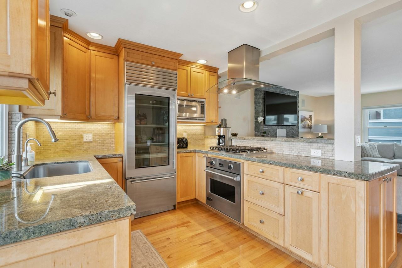 427 Manhattan Avenue - Photo 6 of 30