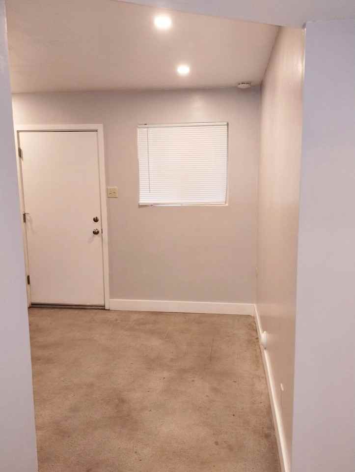 1833 East Harvard Street, Unit 2 - Photo 6 of 7