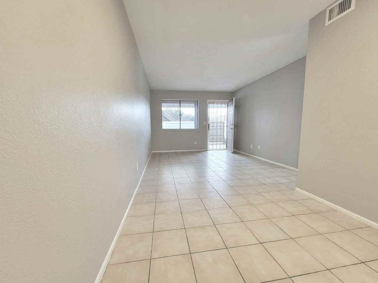 2704 North Salem, Unit 102 - Photo 4 of 17