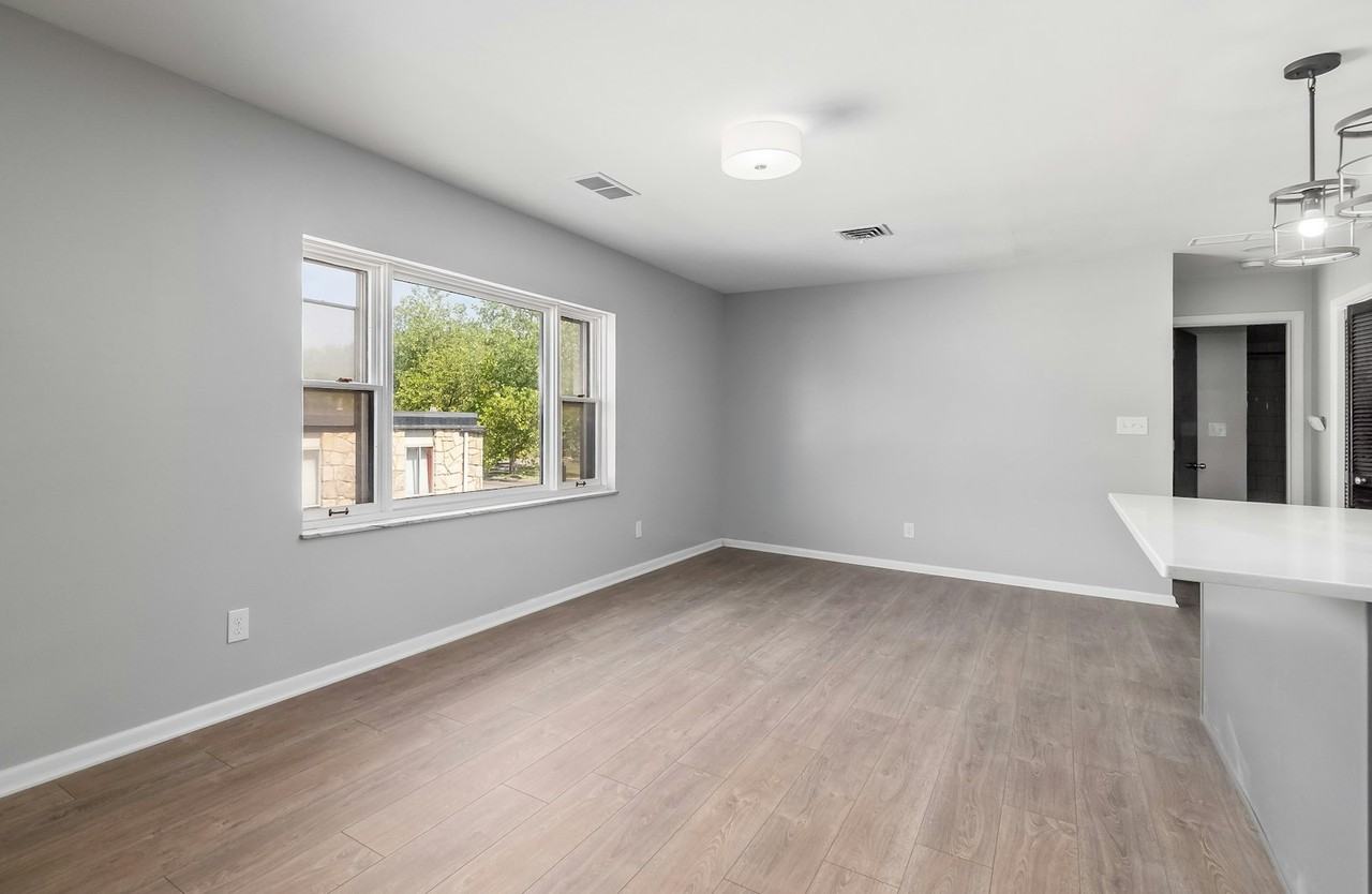 2699 East Main Street, Unit C - Photo 3 of 14