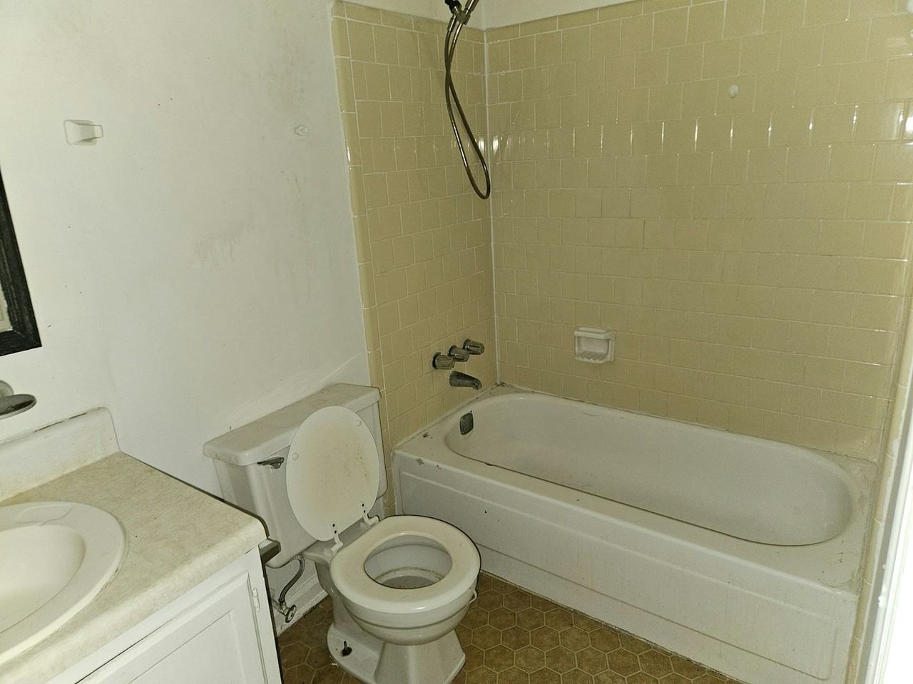 300 Martin Drive - Photo 3 of 21