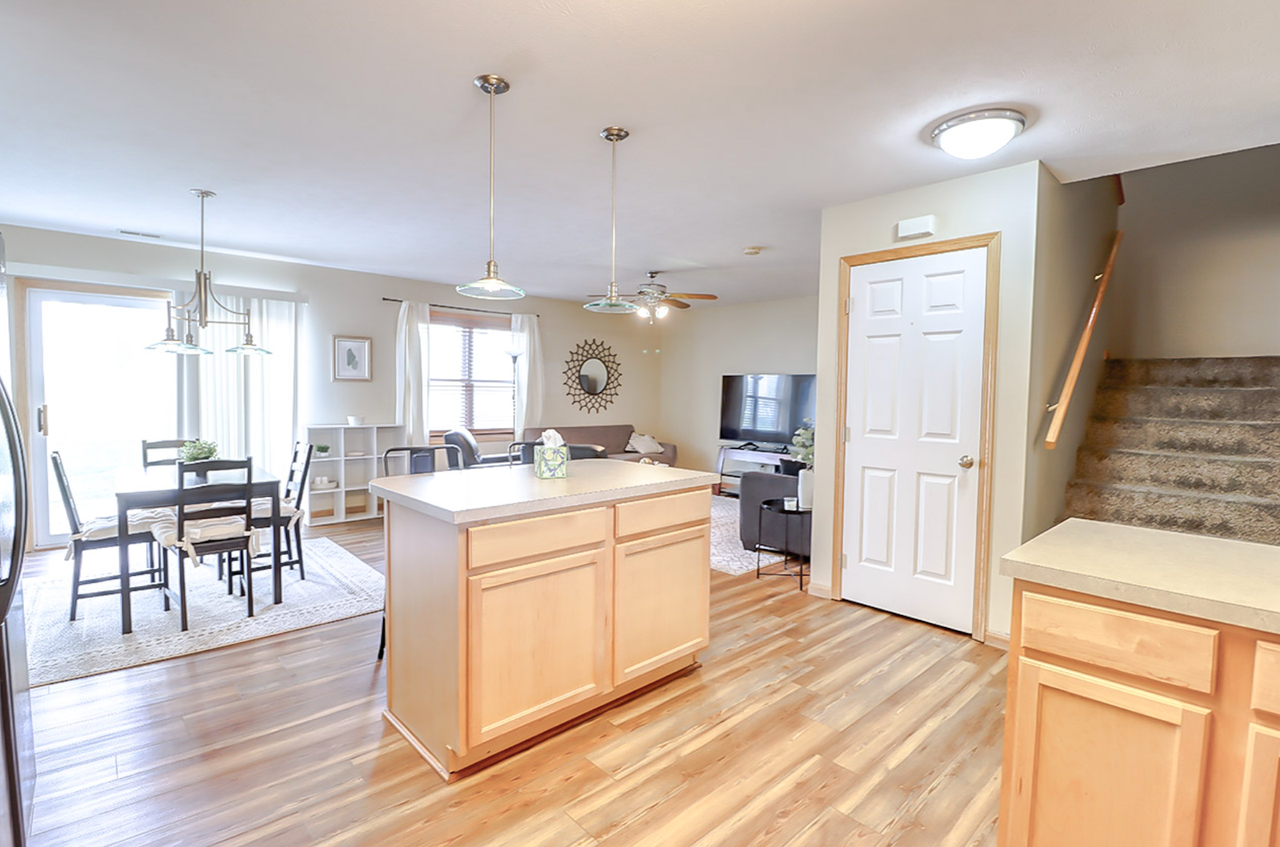 3530 McLaughlin Drive - Photo 4 of 22