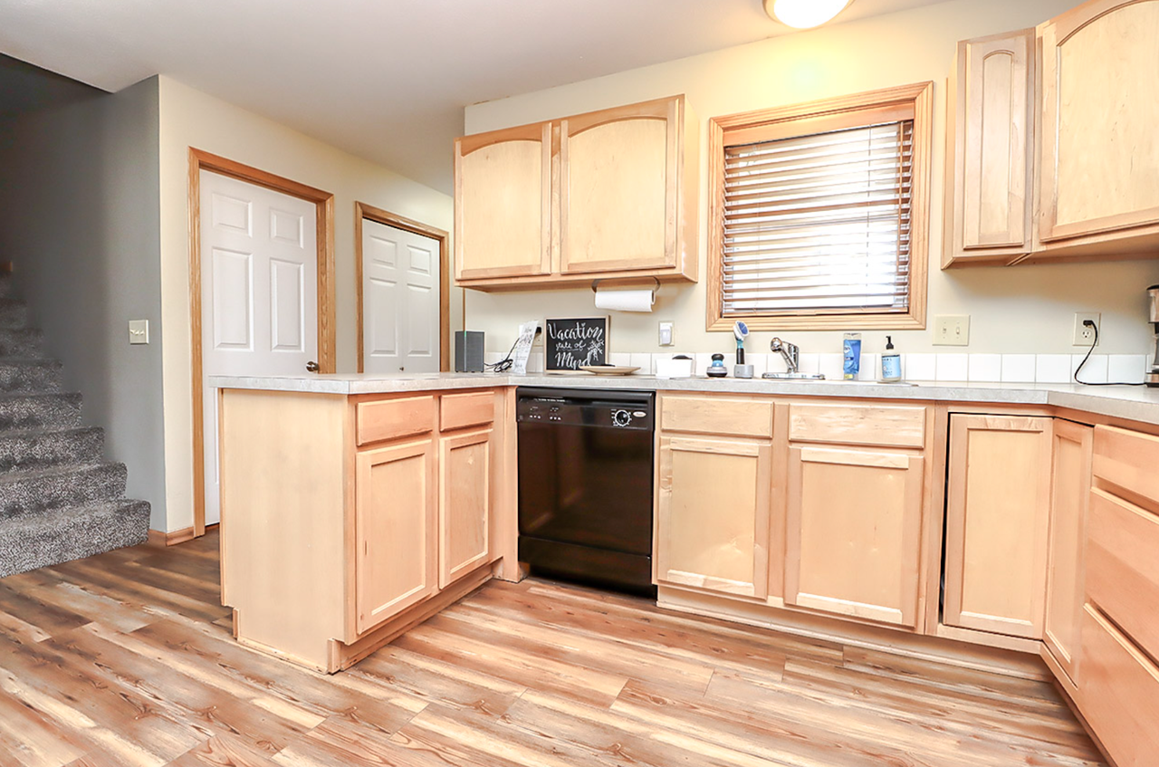 3530 McLaughlin Drive - Photo 6 of 22