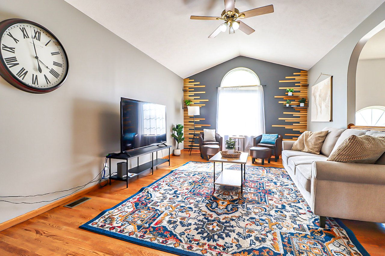 1524 Hilltop Road - Photo 4 of 31