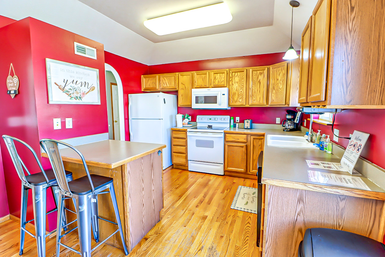 1524 Hilltop Road - Photo 7 of 31