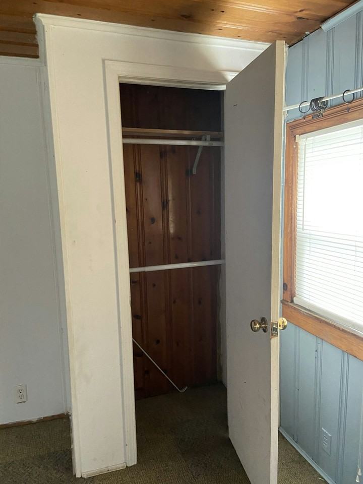 200 West Morrison Street, Unit Downstairs Room A - Photo 7 of 9