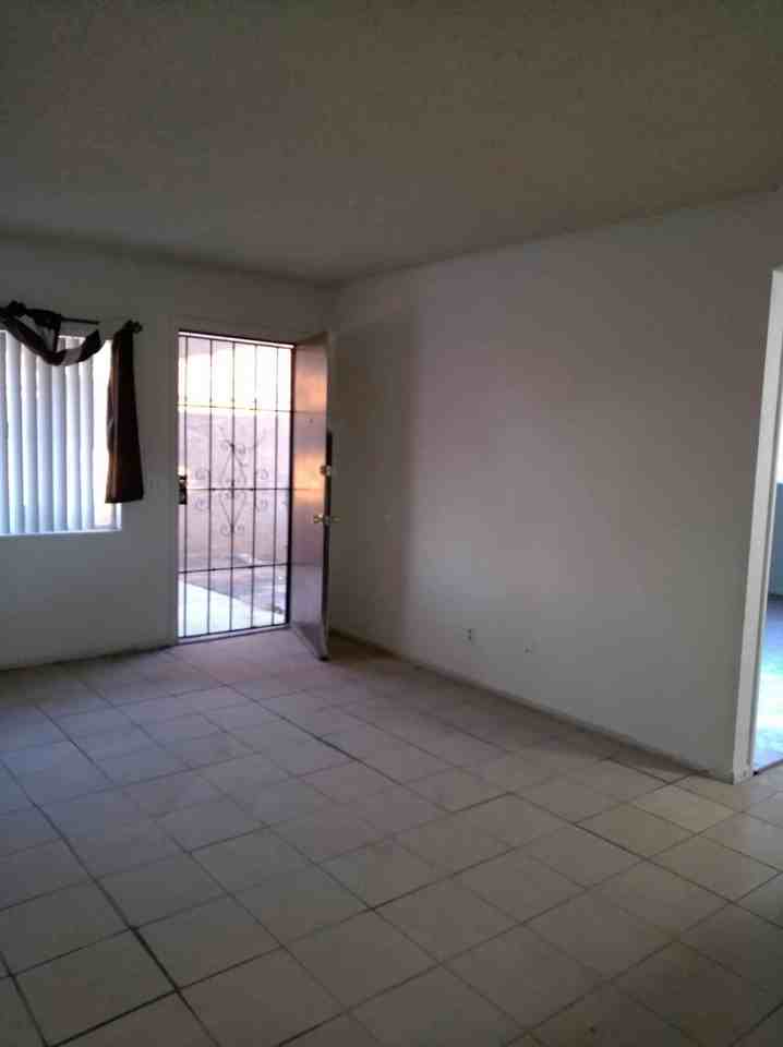 19211 California 18, Unit 2 - Photo 2 of 9