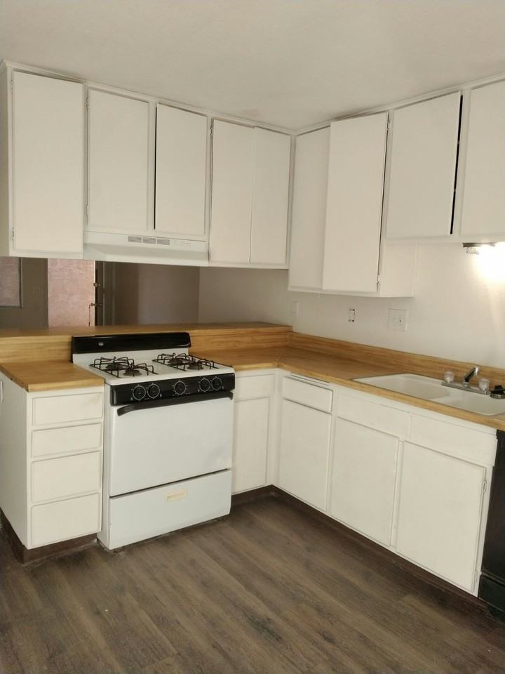 19211 California 18, Unit 2 - Photo 4 of 9