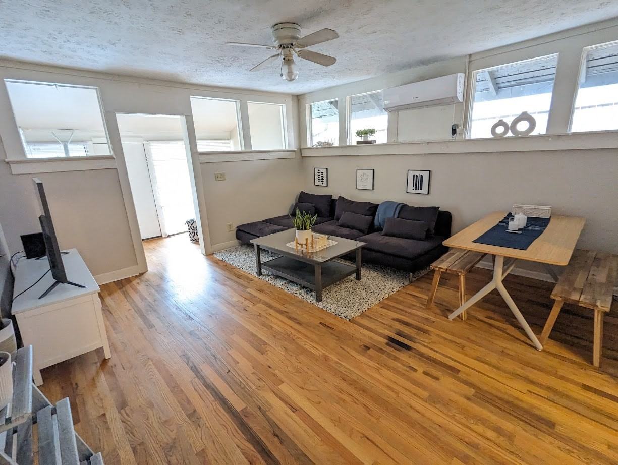 205 Hampshire Avenue - Photo 3 of 13