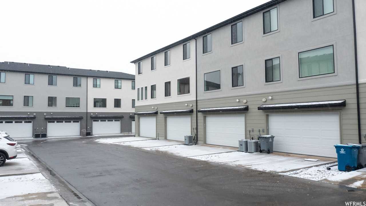 546 S 1040 W - Photo 5 of 30