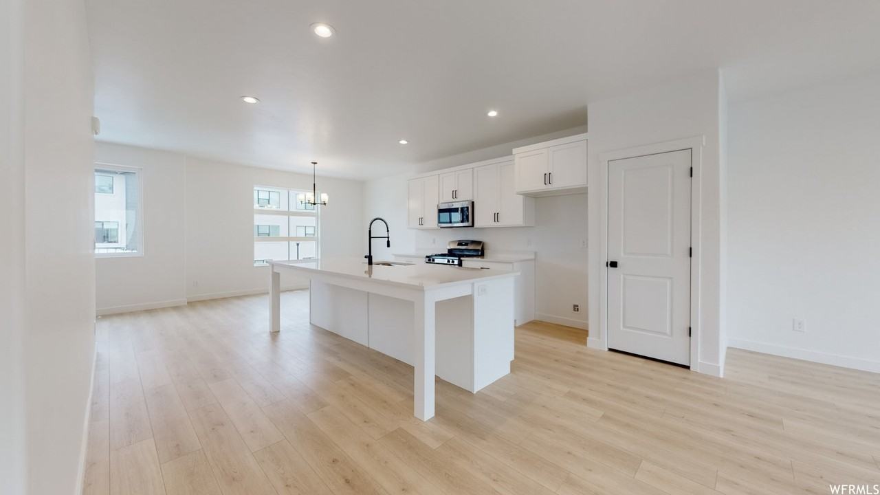 546 S 1040 W - Photo 7 of 30