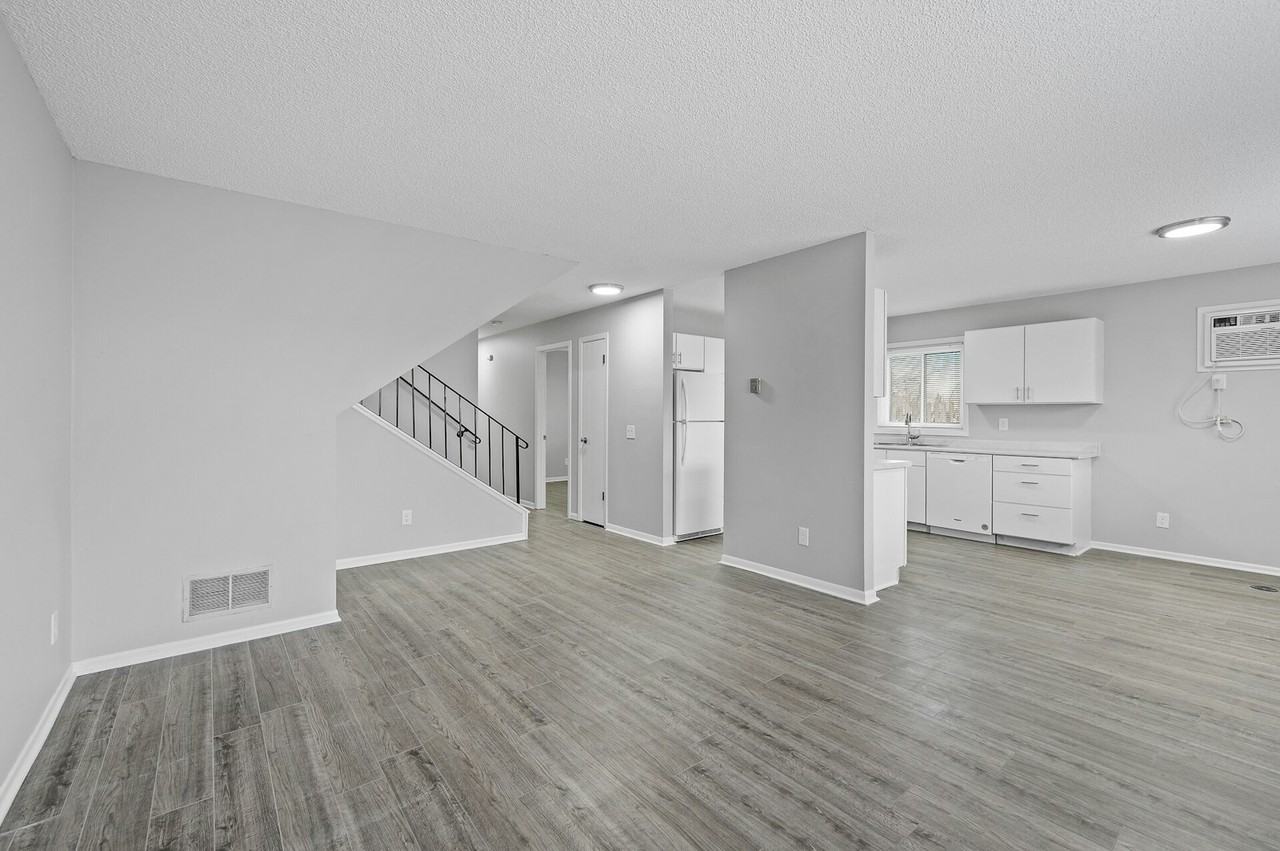 924 Southeast 9th Avenue, Unit 926 - Photo 4 of 23