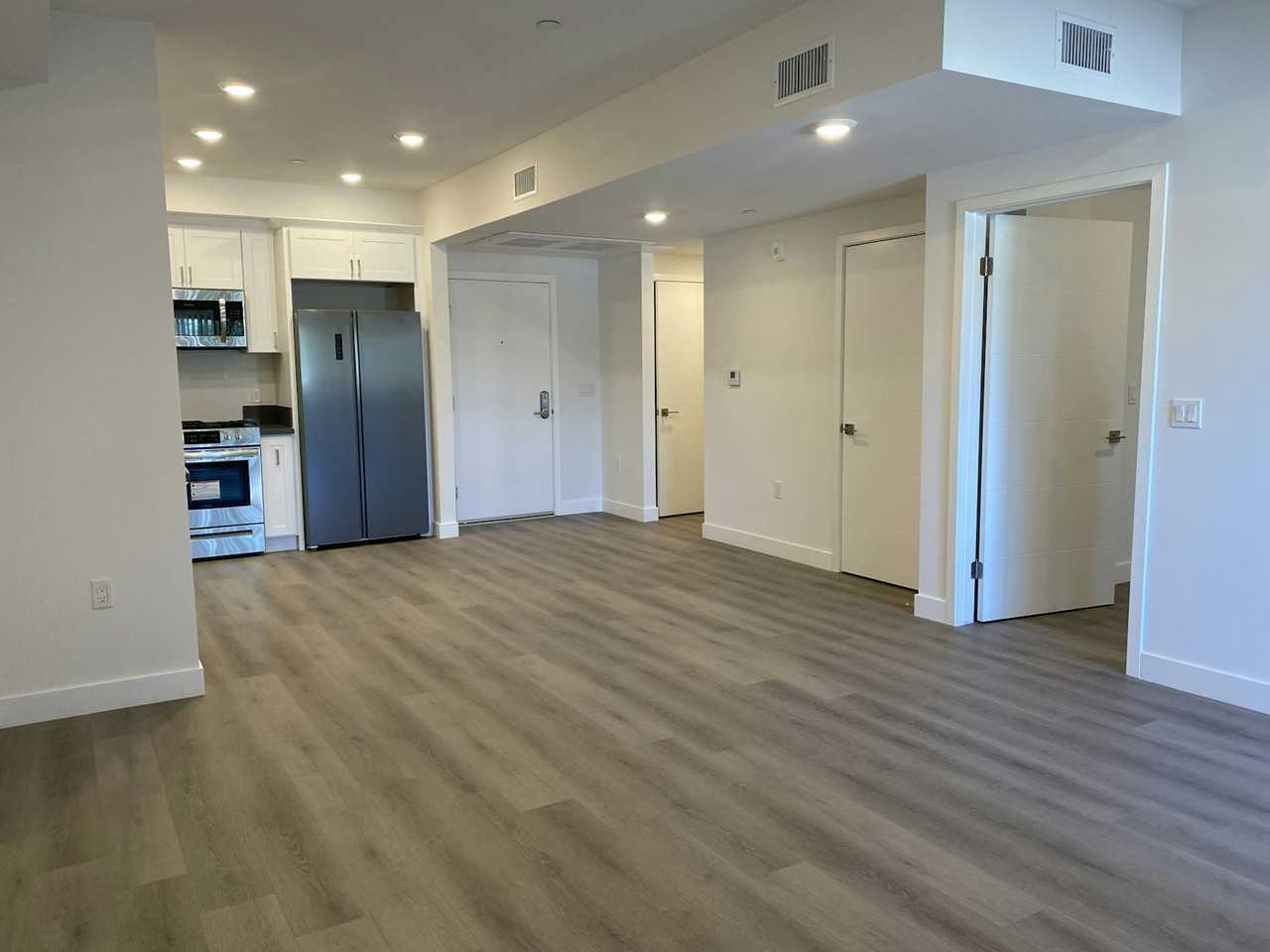 16030 Sherman Way, Unit A-1BDa - Photo 4 of 17