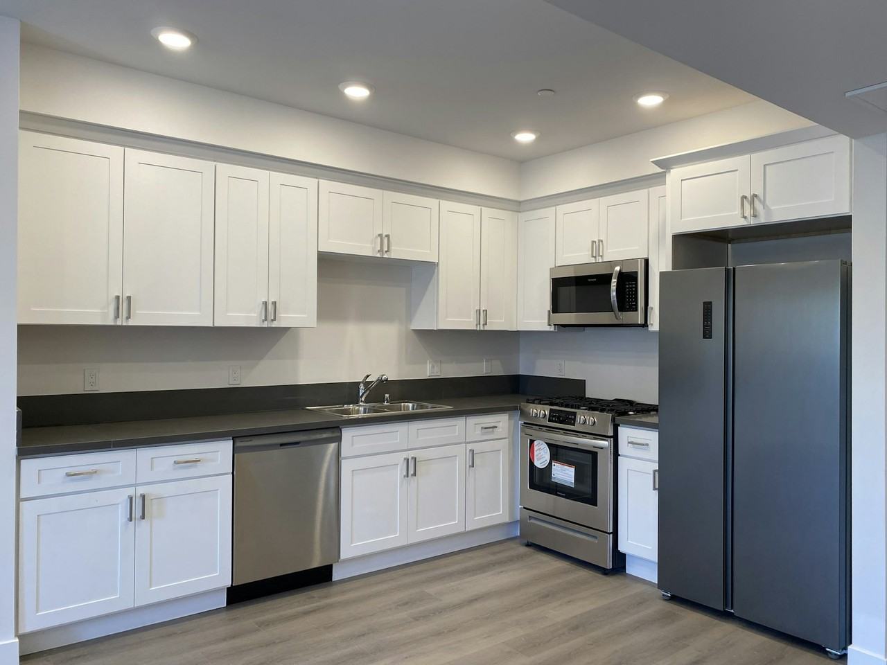 16030 Sherman Way, Unit A-1BDa - Photo 6 of 17