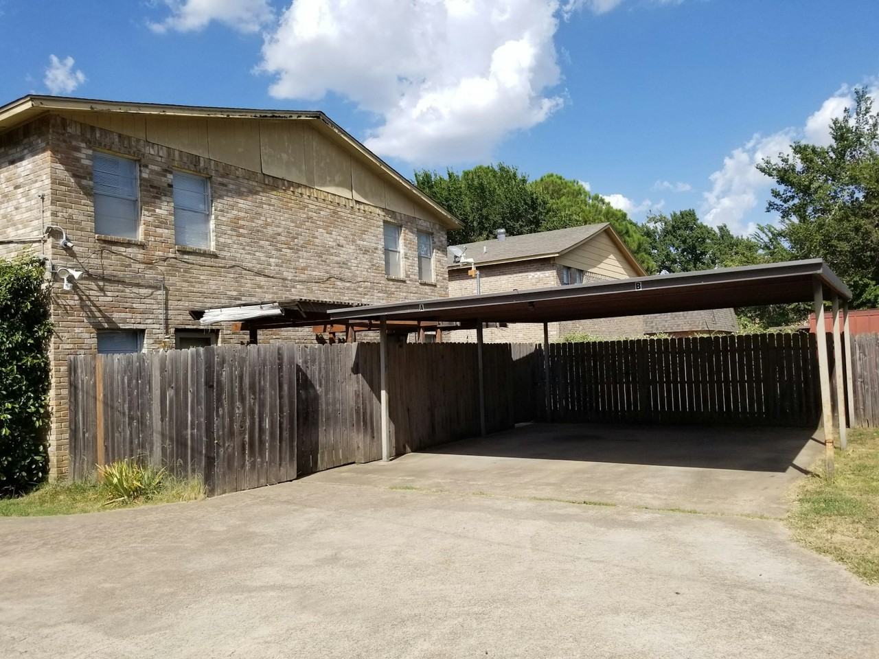 1912 Nolen Court, Unit A - Photo 2 of 6