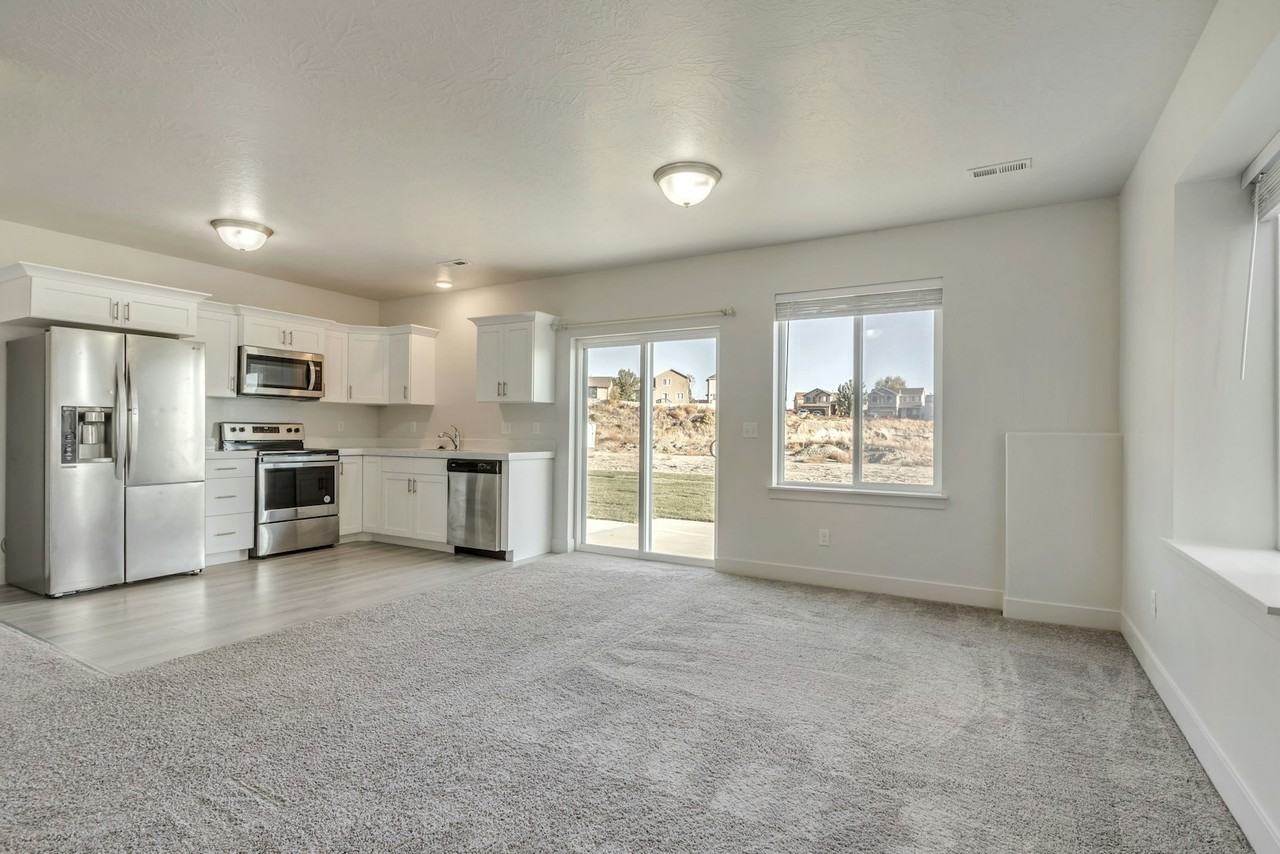 4763 Silver Ridge Road, Unit B - Photo 2 of 8