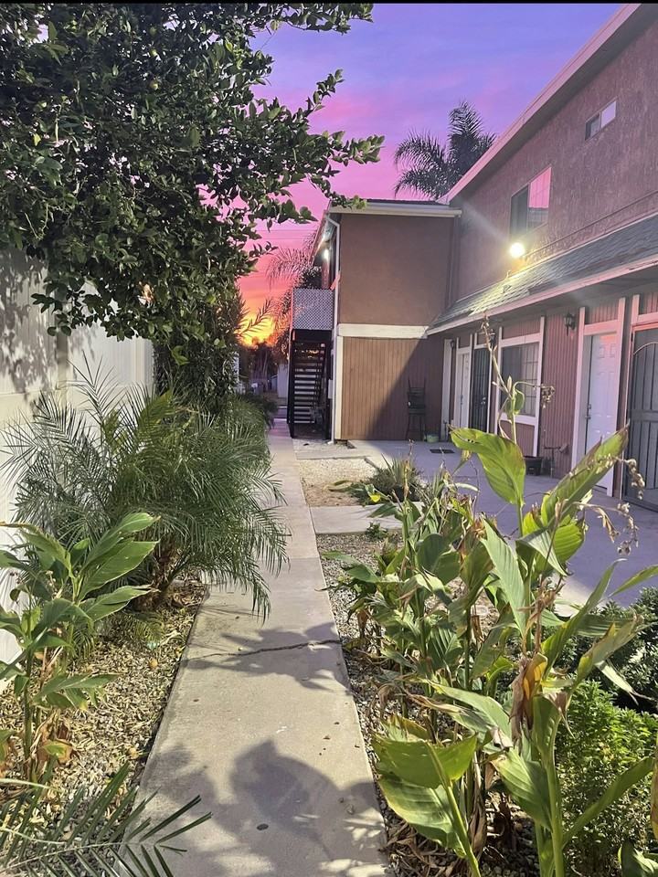 726 Chestnut Avenue, Unit C - Photo 2 of 3