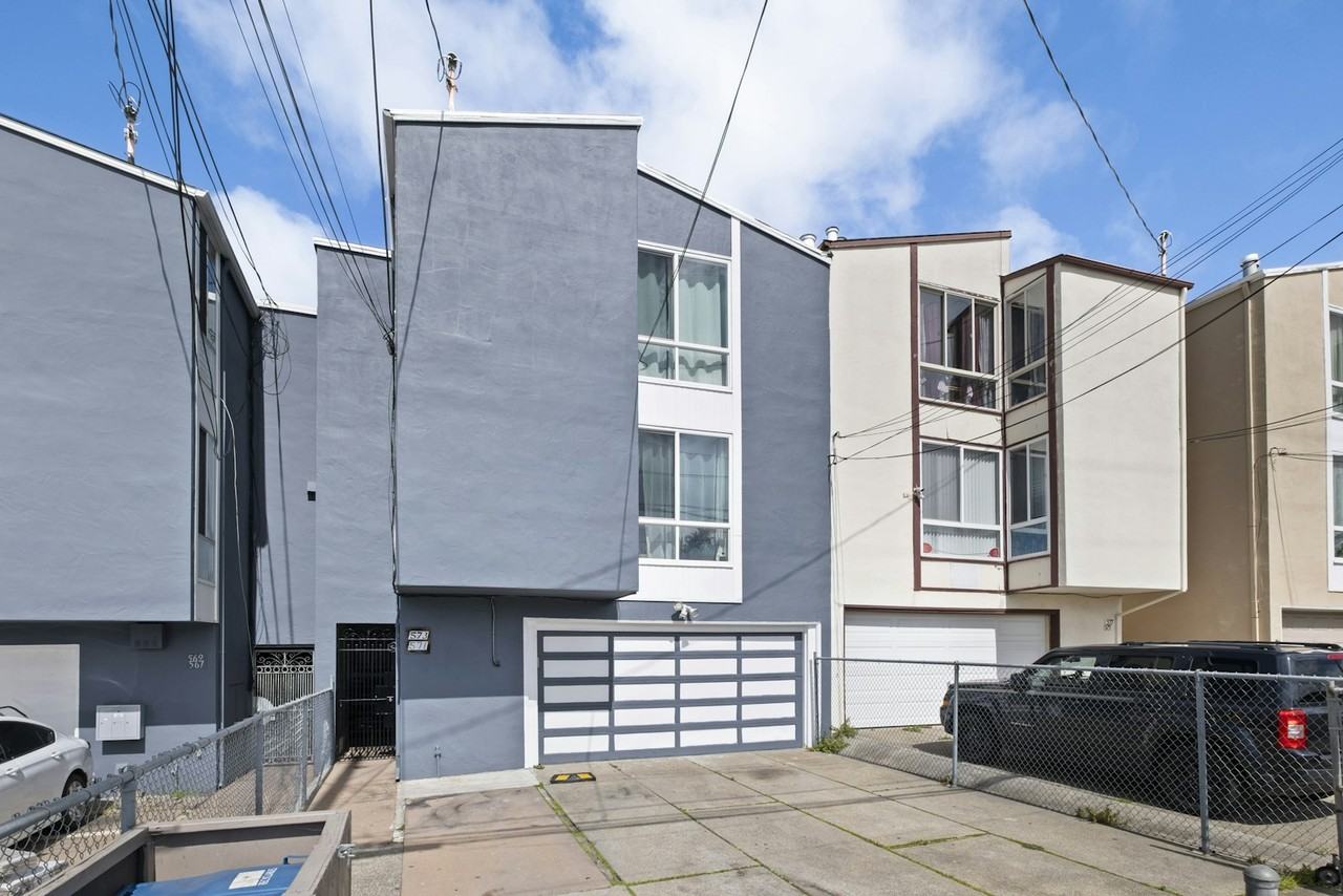 573 Sylvan St - Photo 2 of 28
