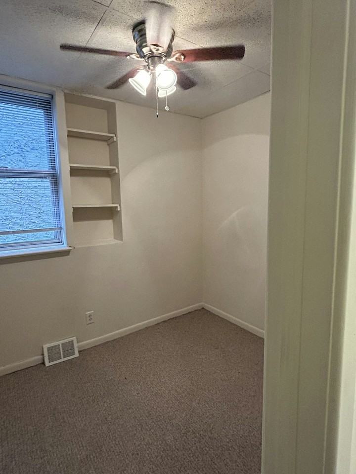 2538 Amber Street, Unit 1R - Photo 3 of 8