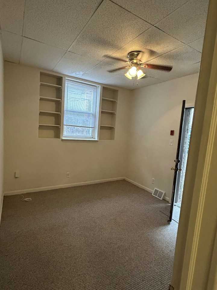 2538 Amber Street, Unit 1R - Photo 4 of 8