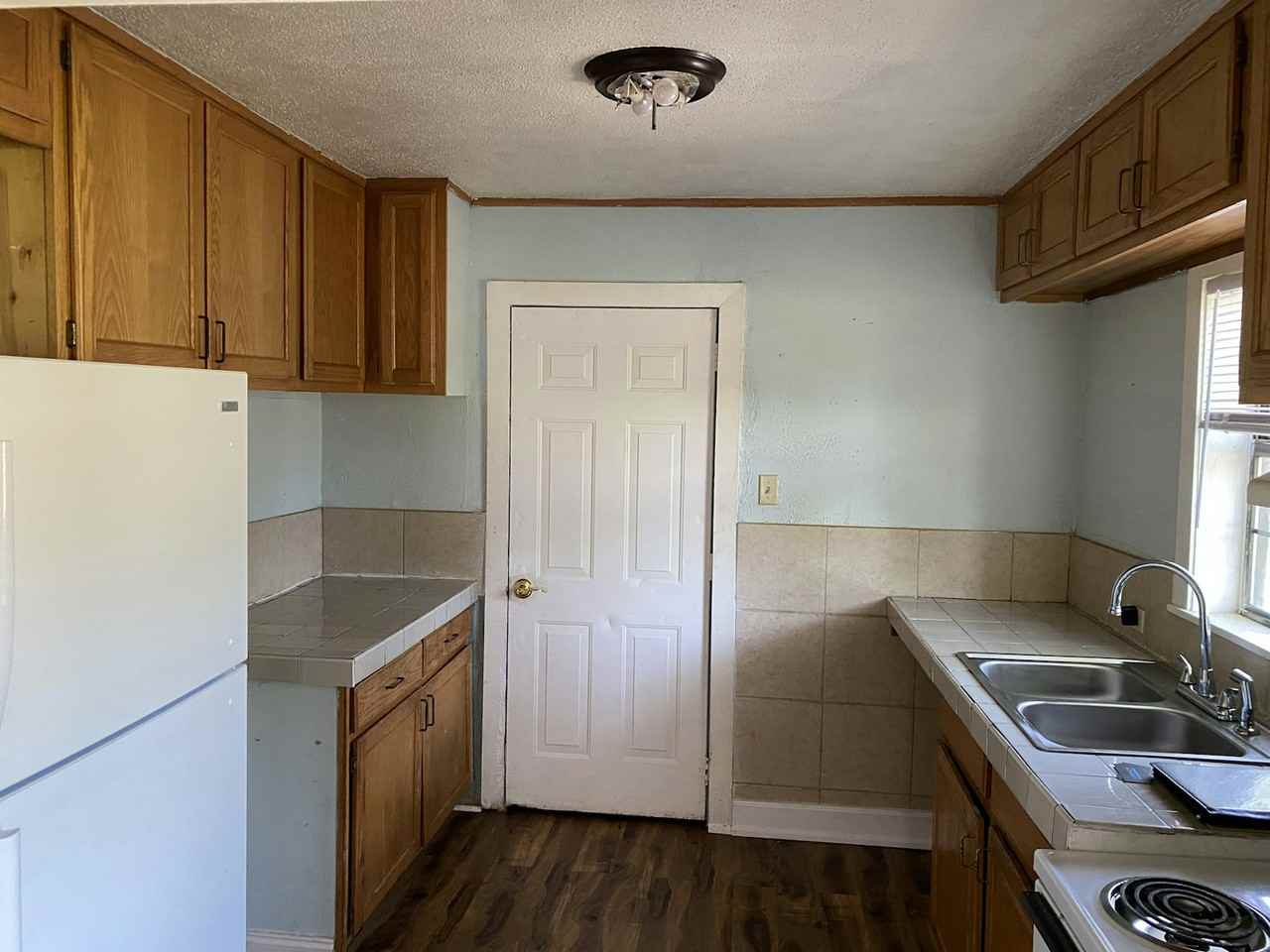 308 Tuscan Ave - Photo 3 of 12