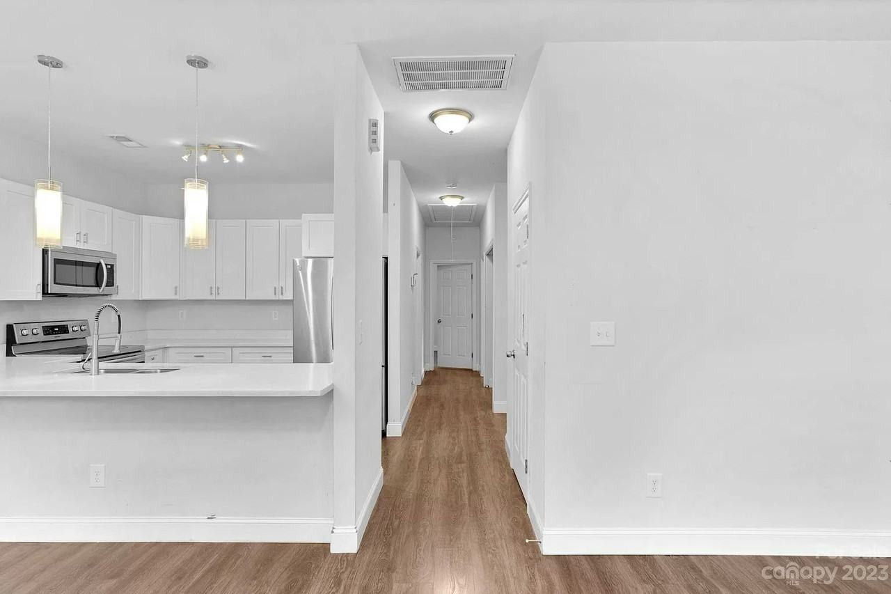 3218 Amay James Ave - Photo 2 of 12