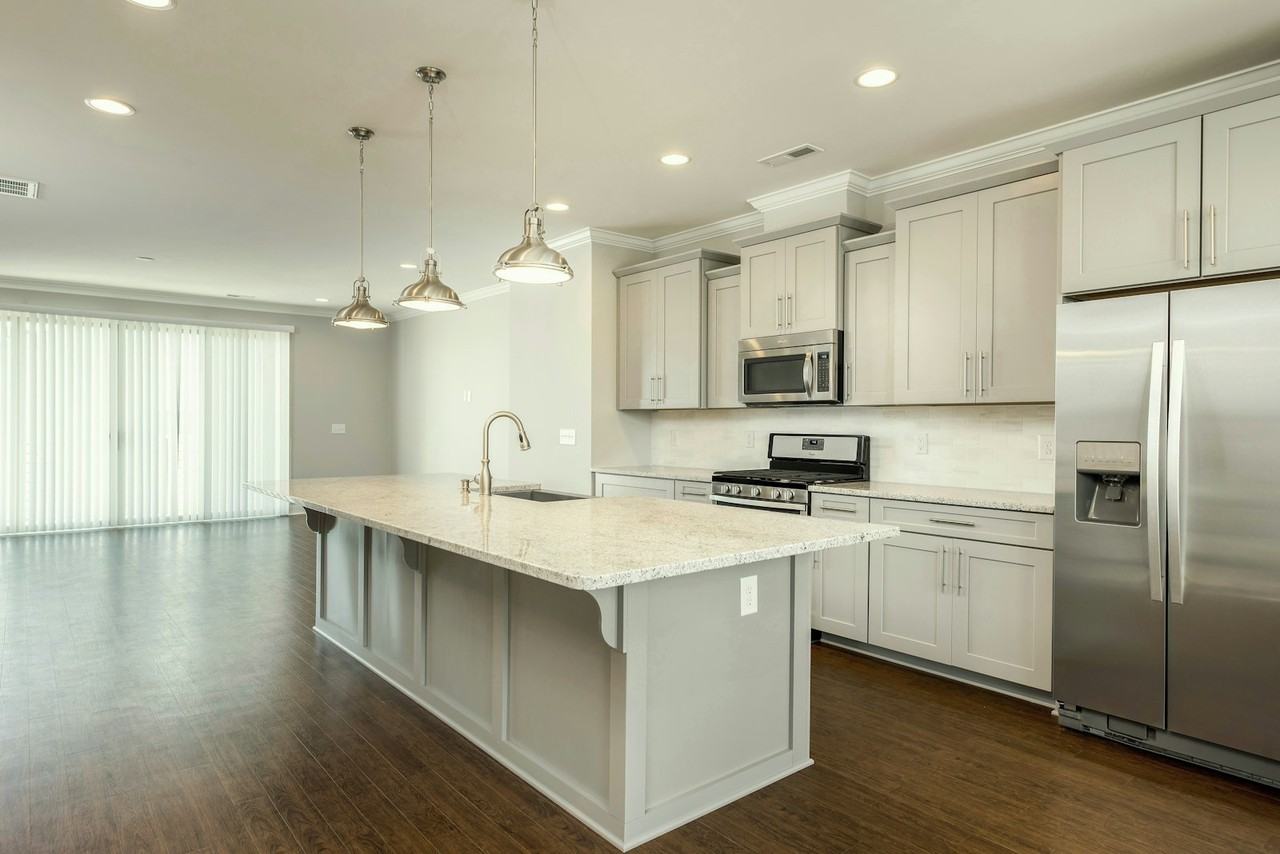 1627 Pat Garrett St - Photo 2 of 17