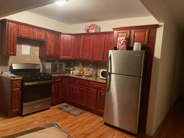 823 Saratoga Avenue, Unit RM 2C - Photo 4 of 11