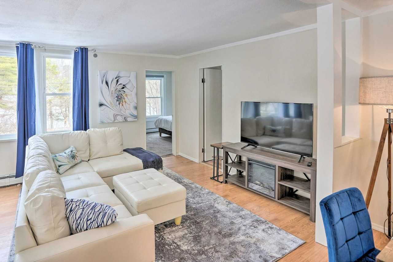 48 Lake Mills Rd - Photo 2 of 12