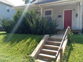 featured image of 437 E 9th St #A