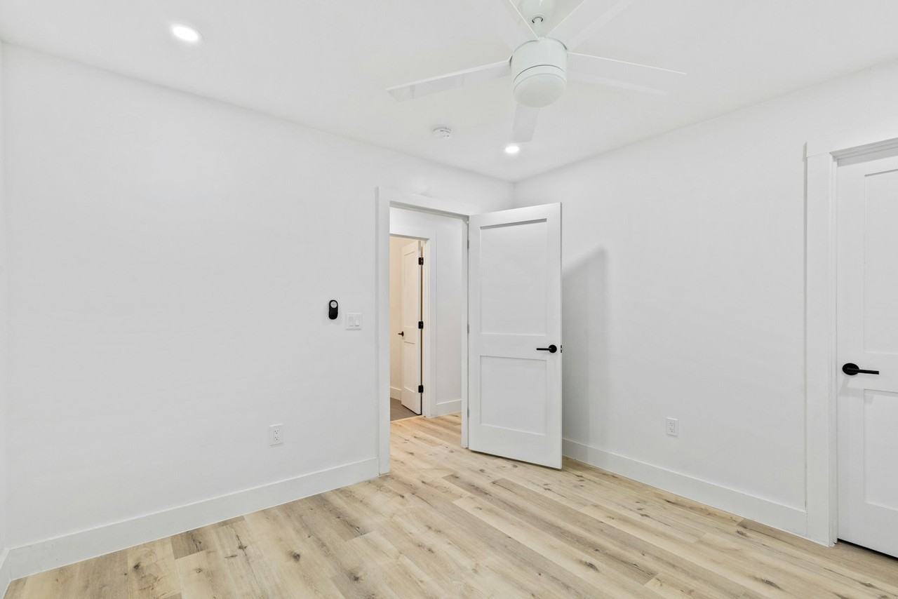 15655 Regal Hill Circle - Photo 4 of 27