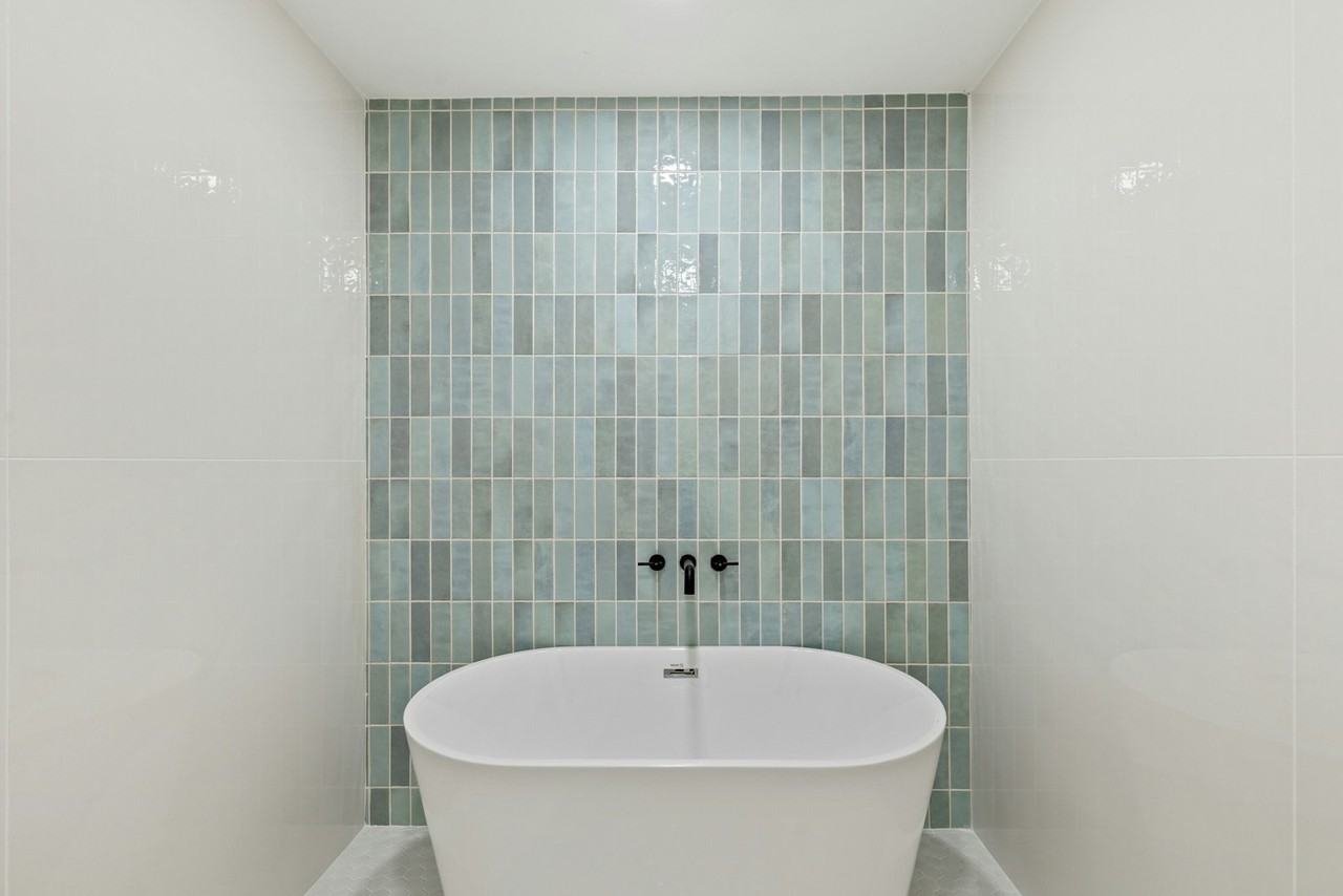 15655 Regal Hill Circle - Photo 5 of 27