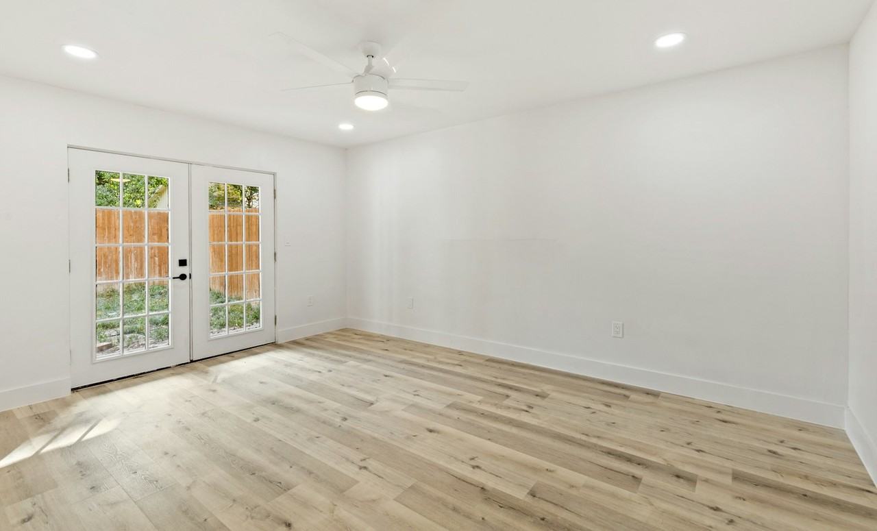 15655 Regal Hill Circle - Photo 7 of 27