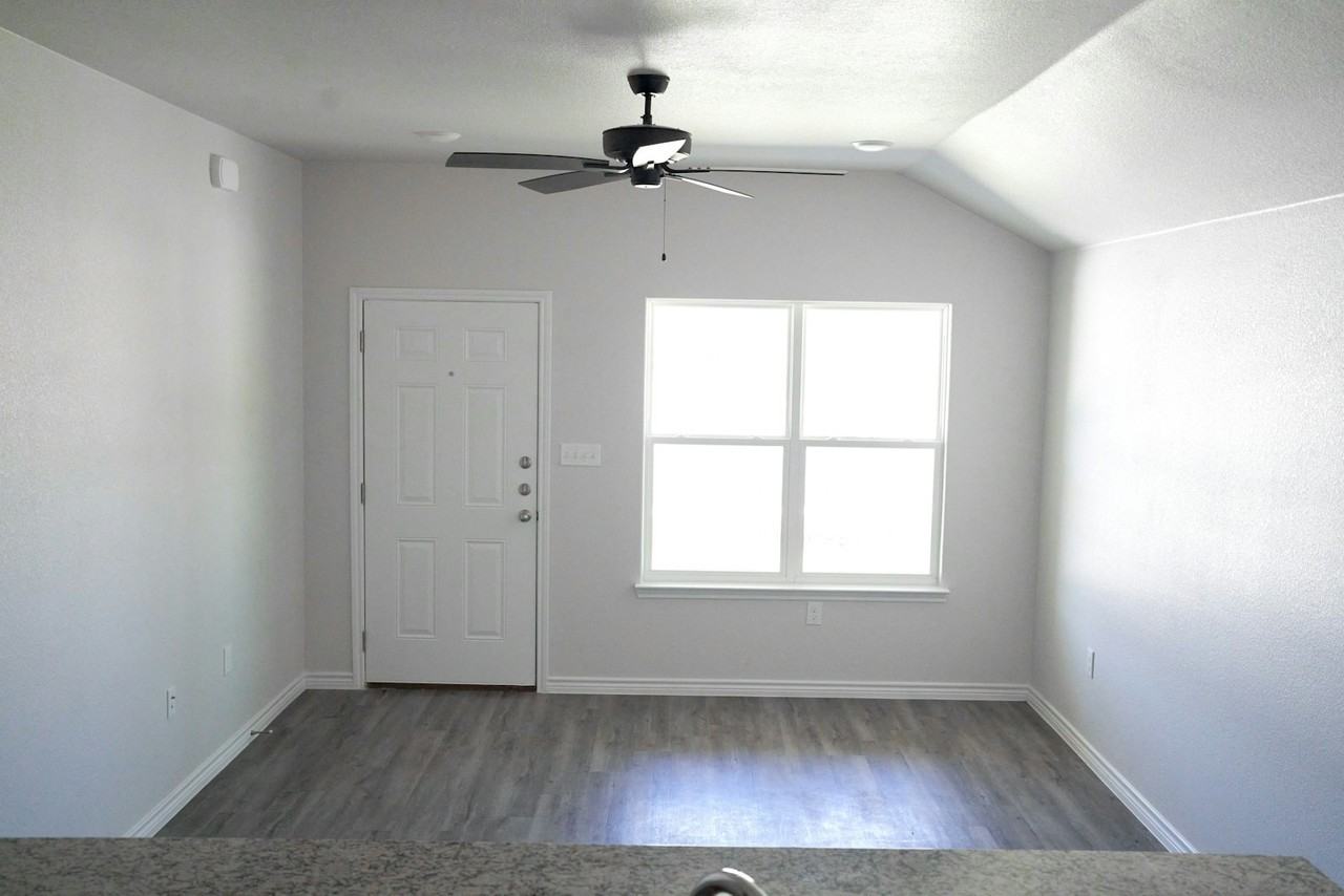 201 Appalachian Trl , Unit A - Photo 2 of 23