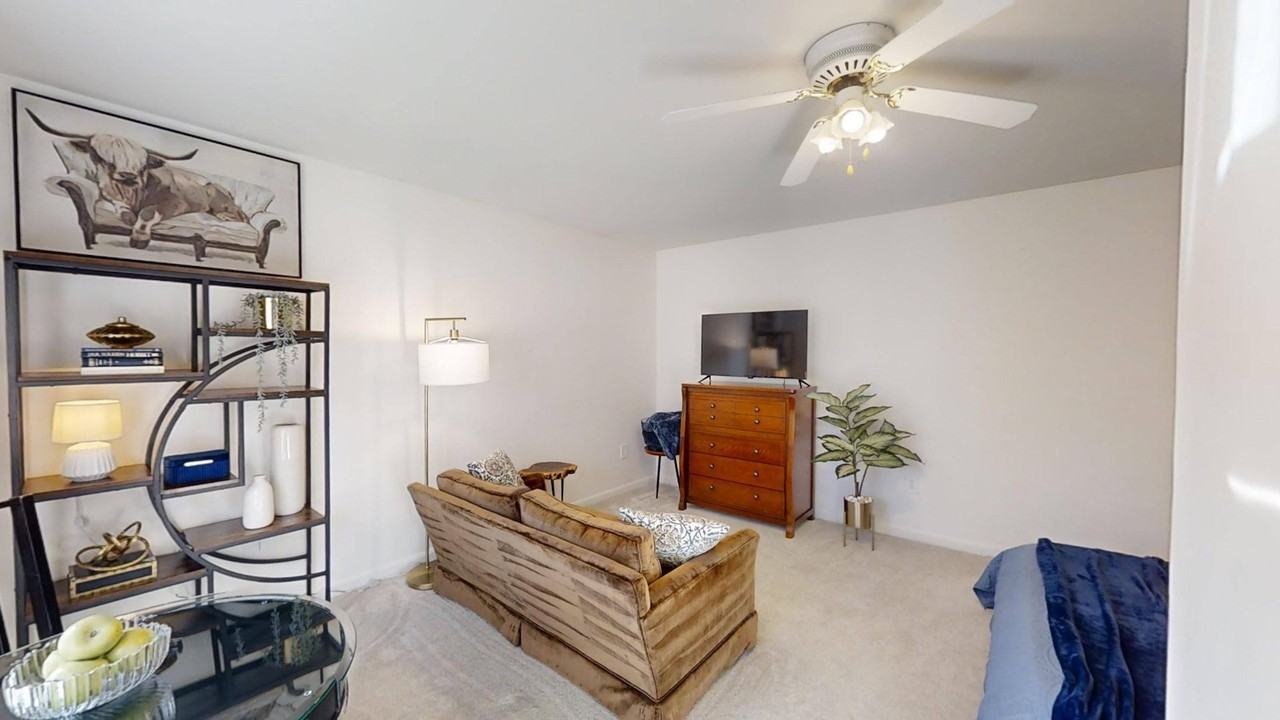 2214 Conestoga Drive, Unit Furnished Studio - Photo 2 of 14